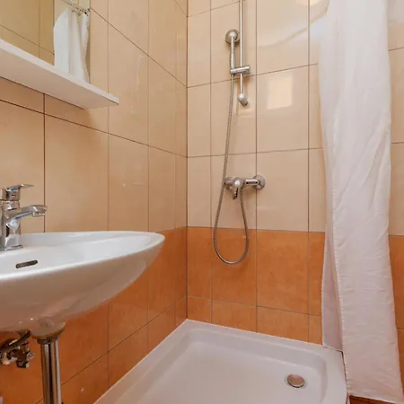 With Parking Space - 24562 Apartamento Makarska