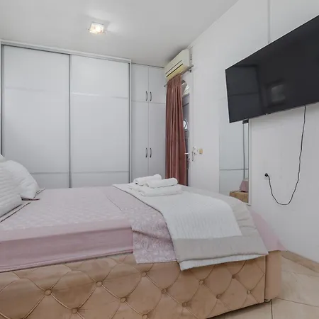 With Parking Space - 24562 Apartamento Makarska