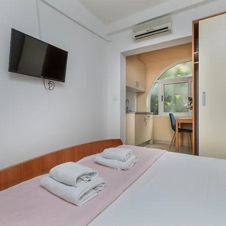 Apartamento With Parking Space - 24562 Makarska